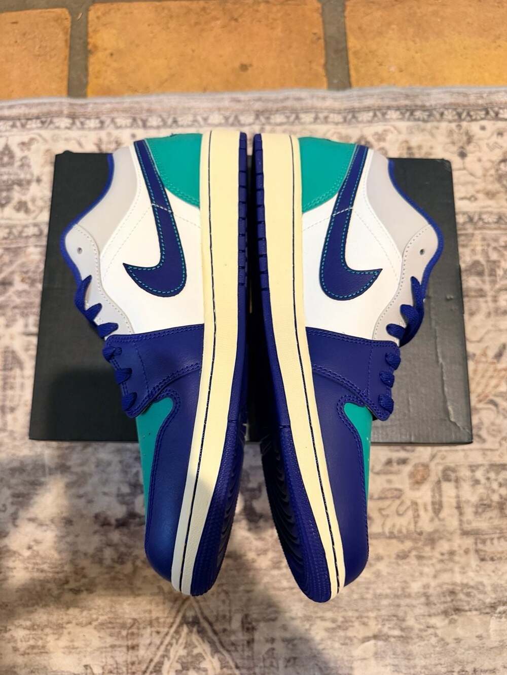 Air Jordan 1 Low 'Seahawks' - Green / Blue - Size 12 Men - Picture 3 of 9